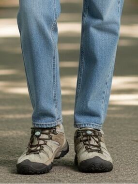 Merrell Chameleon Arc Stretch Hiking Shoes Women’s Tan Brown Size 7